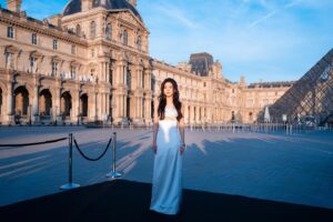 Zhao Jinmai Instagram - 📸🤍在巴黎🤍
@lancomeofficial  @MuseeLouvre  #lancomexlouvre