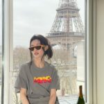 Zhong Chuxi Instagram - Hi Paris🕶️🍾 @louisvuitton #LVSplit
