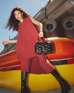 Zhong Chuxi Instagram - Freely city walk! @louisvuitton @NicolasGhesquiere #LVVOYAGER #LVPREFALL24 #NicolasGhesquiere #LouisVuitton