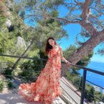 Zhong Chuxi Instagram - 🌺