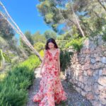 Zhong Chuxi Instagram - 🌺