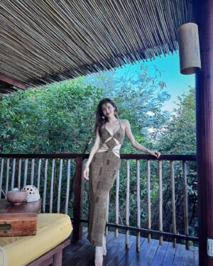 Zhong Chuxi Instagram - 🕶️☀️