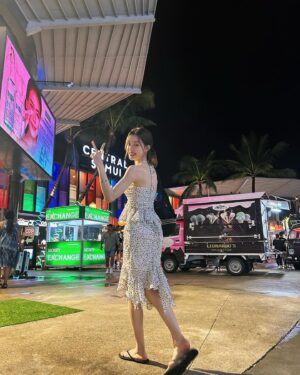 Zhong Chuxi Instagram - My holidays in Thailand - Part 1
要狠狠的感受这个世界啊！
❤️💛💜🧡🩵🩷💙💗