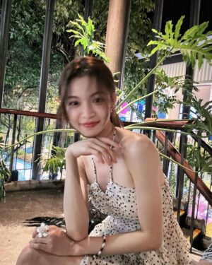 Zhong Chuxi Instagram - My holidays in Thailand - Part 1
要狠狠的感受这个世界啊！
❤️💛💜🧡🩵🩷💙💗