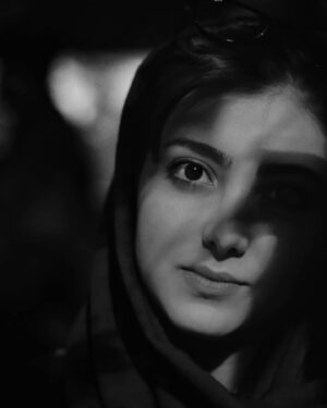 Ziba Karamali Instagram - .
آدما کور میشن
دور میشن
دور میشن
دور میشن
"دود" میشن
.
.
📷@instudio.tehran