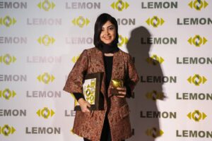 Ziba Karamali Instagram - .
تهاتر برنده جایزه بهترین کارگردانی از جشنواره بین المللی فیلمهای کوتاه باتومی - LemOn

تبریک به همه عوامل عزیزم و صد البته عماد عزیز برای رقم زدن این همکاری ارزشمند😍 @emad.araad
. 
Another Award for BARTER
Best Directing at Batumi International Short Film Festival - Batumi.
.
Congratulations to the cast and crew. 
Thanks to festival team and the jury.
.

پ.ن: این جایزه برای ما خیلی ارزشمنده و یادآور خاطرات بی نظیری از شهر زیبای باتومی. 
Thank you LemOn. We love you guys and we miss you a lot😍🧡

👗 by @elin.collection

#barter_2021