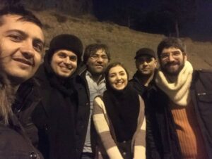 Ziba Karamali Instagram - .
به بهانه پخش نمایش خانگی #لاتاری دلتنگ این روزها شدم و خاطرات قشنگش. 
به جای بازنشر عکس و پوستر فیلم، ترجیح دادم چندتا از ثبت‌های شخصی خودم رو با شما هم به اشتراک بذارم و در مرور خاطرات خوبمون سهیمتون کنم.
.
پ.ن اول: دو ویدیوی پشت صحنه داریم  چندتا سلفی پشت صحنه😄
پ.ن دوم: میدونم که اخلاق و حق‌الناس براتون مهمه و به جای دانلود غیرقانونی نسخه ارجینال تهیه می‌کنید و به همین خاطر ازتون ممنونیم.
پ.ن سوم: میدونم گرون شده و حقیقتا در وضع اقتصادی کنونی یه مقدار خرید نسخه دی وی دی سخته و به همین خاطر به دوستانی که هزینه دی وی دی براشون زیاده پیشنهاد میکنم از سایت‌هایی که امکان دانلود یا تماشای قانونی دارن نسخه فیلم رو دریافت یا تماشا کنن.