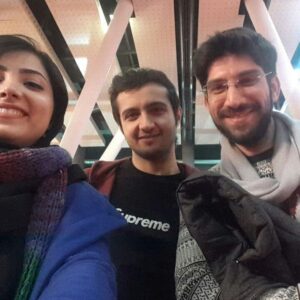 Ziba Karamali Instagram - .
به بهانه پخش نمایش خانگی #لاتاری دلتنگ این روزها شدم و خاطرات قشنگش. 
به جای بازنشر عکس و پوستر فیلم، ترجیح دادم چندتا از ثبت‌های شخصی خودم رو با شما هم به اشتراک بذارم و در مرور خاطرات خوبمون سهیمتون کنم.
.
پ.ن اول: دو ویدیوی پشت صحنه داریم  چندتا سلفی پشت صحنه😄
پ.ن دوم: میدونم که اخلاق و حق‌الناس براتون مهمه و به جای دانلود غیرقانونی نسخه ارجینال تهیه می‌کنید و به همین خاطر ازتون ممنونیم.
پ.ن سوم: میدونم گرون شده و حقیقتا در وضع اقتصادی کنونی یه مقدار خرید نسخه دی وی دی سخته و به همین خاطر به دوستانی که هزینه دی وی دی براشون زیاده پیشنهاد میکنم از سایت‌هایی که امکان دانلود یا تماشای قانونی دارن نسخه فیلم رو دریافت یا تماشا کنن.