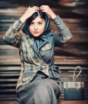 Ziba Karamali Instagram - .
📷@armin__ahmari 

.
👗@sahel.aln