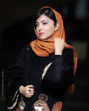 Ziba Karamali Instagram - .
در حاشیه اکران خصوصی فیلم خوب "بی همه چیز"✌
و چقدر لذت بردیم👌 
.
پ.ن: عکاس ها تگ شدن.

👗 by @elin.collection
.