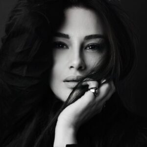 Zilan Duru Instagram - “You're so hard on yourself. Take a moment. Sit
back. Marvel at your life: at the grief that softened you, at
the heartache that made you wiser, at the suffering that
strengthened you. Despite everything you still grow. Be
proud of this." // Bridgette Bardot

Special thanks for: @muratsanliphotographer