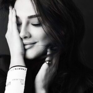 Zilan Duru Instagram - “You're so hard on yourself. Take a moment. Sit
back. Marvel at your life: at the grief that softened you, at
the heartache that made you wiser, at the suffering that
strengthened you. Despite everything you still grow. Be
proud of this." // Bridgette Bardot

Special thanks for: @muratsanliphotographer