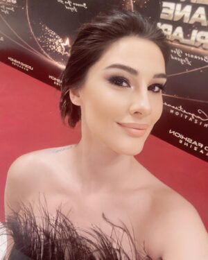 Zilan Duru Instagram - Thanks for this wonderful night and the award 💫