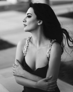 Zilan Duru Instagram - 🖤