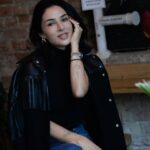 Zlata Ognevich Instagram – 5 улюблених місць в Києві:

🔸 Золоті Ворота: стародавній символ Києва і держави. Вперше потрапила до Києва на екскурсію саме на Золоті ворота, коли ще жила в Криму. З тих пір назавжди закохалася в це місто ♥️
🔸 Підземний Поділ зі старовинними катакомбами: це була екстремальна екскурсія, але вона того варта! Трохи побула дигером, це доволі специфічне хобі й небезпечне. Особливо навесні, коли вода заповнює підземелля
🔸 Як же без кави? ☕️ На Подолі є «Театр кави» і там неймовірно смачна кава, а ще поруч- вініловий корнер. Ідеально 👌🏽
🔸Ботанічний Сад ім.Гришка 🌲
Оаза в мегаполісі… 
🔸Unit City 
Часто там буваю по роботі, але завжди знайду час зайти на 🥐з шоколадом в Electro club. Дуже сучасна локація, де є місце і для бізнесу, і для творчості!

Київ, а ще- ти такий прекрасний влітку 😻🙌🏼

Гуляли разом і фотографувалися з @lisovoy.evgeniy ! Дякую за світлини 🫂