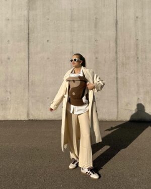 Zoë Pastelle Holthuizen Instagram - first little walks 🕊️