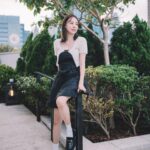 Zoie Tam Instagram - 把生活過得溫暖有趣 讓每天都以自己喜愛的方式來渡過🙃 Top @jacquemus Dress #redvalentino Accessories @artemadridofficial Shoes @sam_edelman_hk