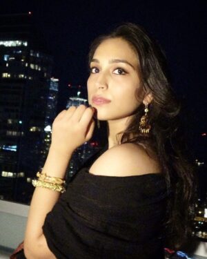 Zoya Hussain Instagram - Late city nights and late city lights and @wombatoz