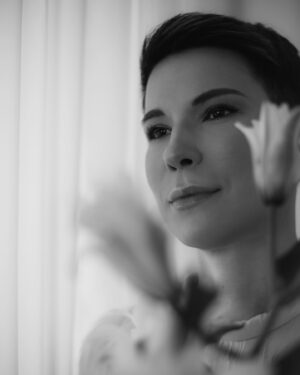 Zoya Yarovitsyna Instagram - Если бы у меня была свадьба 

Фото @anngorrbacheva 
Макияж @elvirariabtseva_makeup 
Стиль @bvdboyjohn