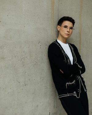 Zoya Yarovitsyna Instagram - Когда точно знаешь, что не сглазят 🧷

📸 @anngorrbacheva 
💄@elvirariabtseva_makeup 
👖@bvdboyjohn