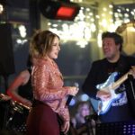 Zuhal Olcay Instagram - #Repost @must_ent ・・・ Madam Niça’da Zuhal Olcay gecesi🎶 Şarkıların hep bir ağızdan söylendiği, benzersiz bir konserden🎺🥁🎸 @zuolcay @madam_nica #MustEntertainment #MustEnt #Konser #Organizasyon #Prodüksiyon #Etkinlik #ZuhalOlcay #MadamNiça