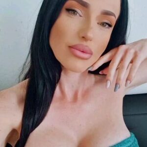 Zuzana Žilinčíková Instagram - Máš to aj ty tak? Vždy keď mám trochu času, nakupujem online-je to pre mňa relax