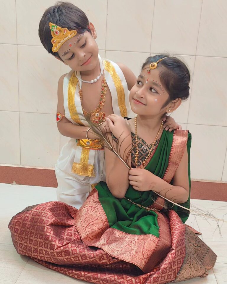 aazhiya sj Instagram - Happy Krishna jayanthi all 🙏 #aazhiya #akhilan #rowdybaby #childartist
