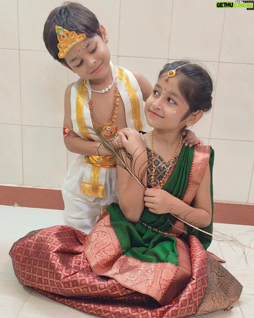 aazhiya sj Instagram - Happy Krishna jayanthi all 🙏 #aazhiya #akhilan #rowdybaby #childartist
