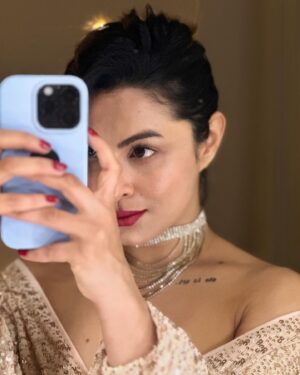 alismita goswami Instagram - The Prize 🪽