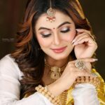 alismita goswami Instagram - 💛 Makeover @mousumi_makeup_artist Photography @kamaldeyphotography Wearing @momis_wardrobe Jewellery @jewelshine_by_momis_wardrobe