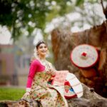 alismita goswami Instagram - Happy Bihu everyone ❣️ Photography @jitumani_das_photogrphy Makeup @tulikasmakeover Wearing @label_gayatri Jewellery @doogdoogiassamesejewellerynew