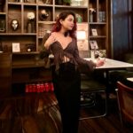 alismita goswami Instagram - POV : I’m your date 🤍 @uptown_escape #UptownEscape #DiningExperience