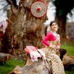alismita goswami Instagram - Happy Bihu everyone ❣️ Photography @jitumani_das_photogrphy Makeup @tulikasmakeover Wearing @label_gayatri Jewellery @doogdoogiassamesejewellerynew