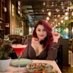 alismita goswami Instagram - POV : I’m your date 🤍 @uptown_escape #UptownEscape #DiningExperience