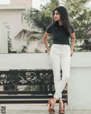 dharshini sudhakar Instagram - I decide my vibe ⚡️
📸 : @prince.photo.graphy