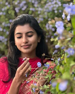 dharshini sudhakar Instagram - Malargal ketaen 💐❤️
📸 @00shini00