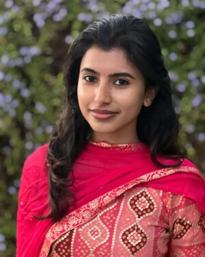 dharshini sudhakar Instagram - Malargal ketaen 💐❤️
📸 @00shini00
