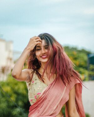 dharshini sudhakar Instagram - FT. @dharshini.offl 
.
Shot on @canonindia_official 
.
.
.
#love #saree #potrait #shoot #canon #canon80d #canon50mm14 #lightroom