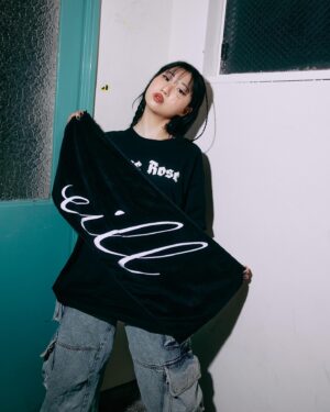 eill Instagram - 🔉🤍NEW GOODS 🤍🔉

タトゥーシールいっぱいつけたらオンナマエヨ
メンズも全然きれるビックTシャツです（＾ν＾）

3.19 Zepp diver city 初売りです！
発券完了したひと〜？🙋🤍
