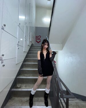 eill Instagram - Thank you Seoul !!!! 🤍🖤

우리 꼭 다시 봐요 !! 

Key @ryoleftymiyata 
Gt @ Katsu Shiro Sato 
MP @noriki_taruta 
PA @ Masaki Ida @ Fukey 
Dir @paradecasa_mt 

Event coordinate @muz_pace_ent 

Stylings @ari___soll 
Hair @hyena_bana 
Make up @soonsoobeauty 
Special thanks @aliny_zip 🤍