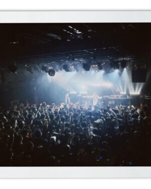 eill Instagram - Thank you Seoul !!!! 🤍🖤

우리 꼭 다시 봐요 !! 

Key @ryoleftymiyata 
Gt @ Katsu Shiro Sato 
MP @noriki_taruta 
PA @ Masaki Ida @ Fukey 
Dir @paradecasa_mt 

Event coordinate @muz_pace_ent 

Stylings @ari___soll 
Hair @hyena_bana 
Make up @soonsoobeauty 
Special thanks @aliny_zip 🤍