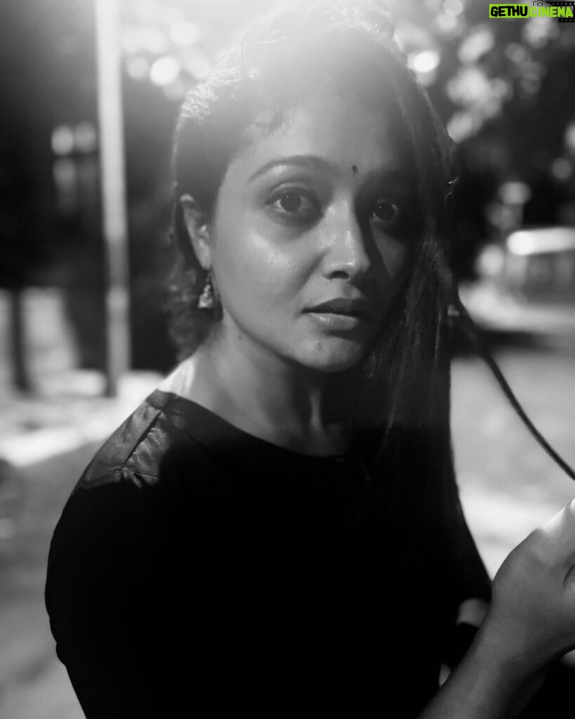 kruttika ravindra Instagram - Black, white and infinite shades in between 😊 • • #kruttika #actress #india #instagood #instagram #instalike #viral #trending #photography #picoftheday #photo #me #love #portrait #kannada #kannadathi #likeforlikes #follow #lifestyle #bts #happy #picture