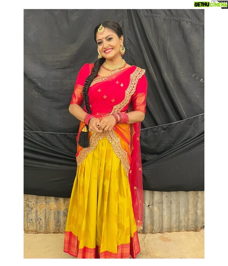 kruttika ravindra Instagram - ❤️💛 • • #kruttikaravindra #actress #instagood #instagram #instadaily #likeforlikes #followforfollowback #love #viral #trending #kannada #karnataka #kannadadakanmani #lifestyle #zeekannada