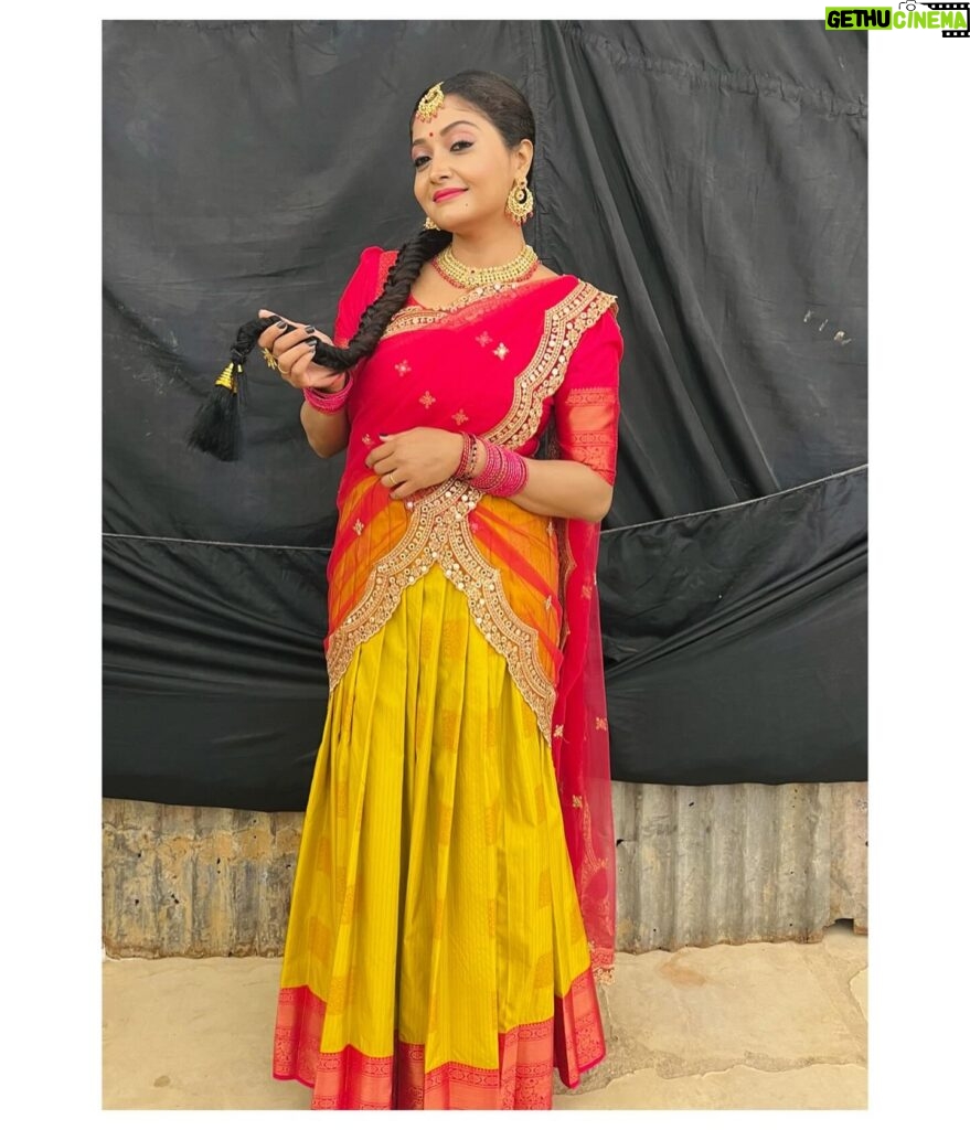 kruttika ravindra Instagram - ❤️💛 • • #kruttikaravindra #actress #instagood #instagram #instadaily #likeforlikes #followforfollowback #love #viral #trending #kannada #karnataka #kannadadakanmani #lifestyle #zeekannada