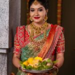 kruttika ravindra Instagram – ಯುಗಾದಿ ಹಬ್ಬದ ಶುಭಾಶಯಗಳು ♥️🤗 
Happy Yugadi ♥️🤗
•
MUA: @i_am_rajz_ 
Photography: @chidu.ln_s2dio 
Costume: @classy_renthouse 
Jewellery: @mahila_pasand_hanumanthnagar 
•
•
#kruttikaravindra #actress #india #karnataka #kannada #love #viral #instagood #instadaily #photography #photooftheday #picoftheday #likeforlikes #happy #makeup #ugadi #festival #indiantraditionalwear  #explorepage #me #instagram #bhoomigebandabhagavantha