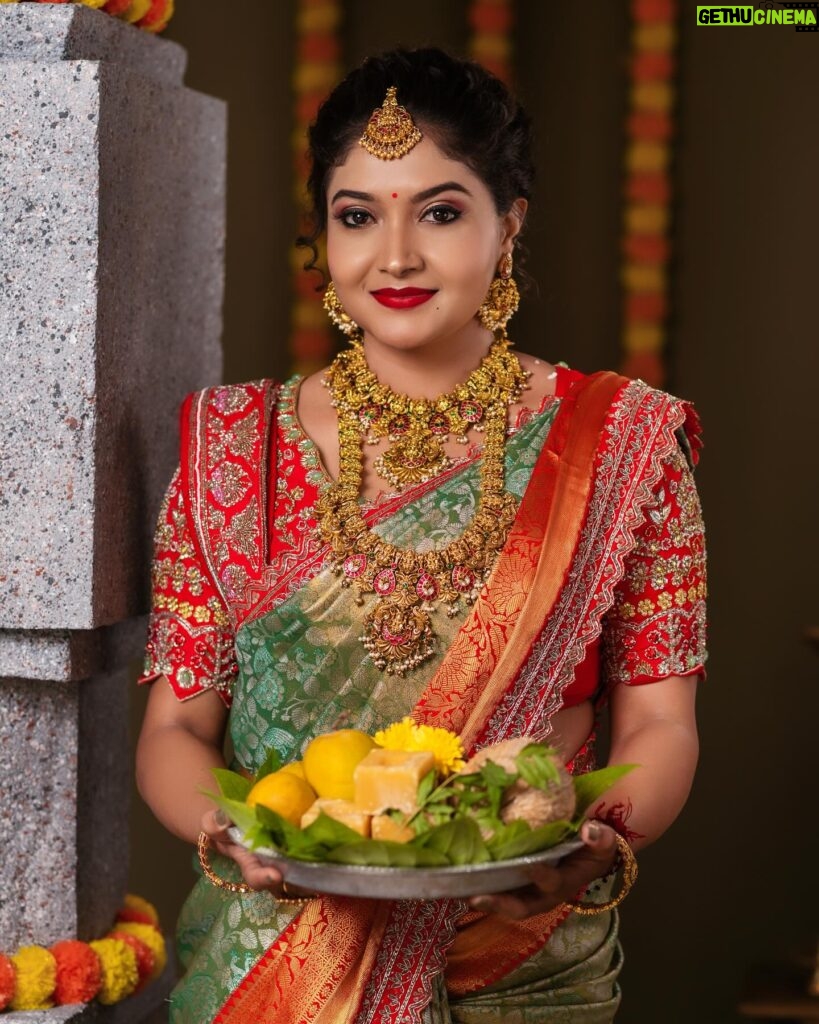 kruttika ravindra Instagram - ಯುಗಾದಿ ಹಬ್ಬದ ಶುಭಾಶಯಗಳು ♥️🤗 Happy Yugadi ♥️🤗 • MUA: @i_am_rajz_ Photography: @chidu.ln_s2dio Costume: @classy_renthouse Jewellery: @mahila_pasand_hanumanthnagar • • #kruttikaravindra #actress #india #karnataka #kannada #love #viral #instagood #instadaily #photography #photooftheday #picoftheday #likeforlikes #happy #makeup #ugadi #festival #indiantraditionalwear #explorepage #me #instagram #bhoomigebandabhagavantha