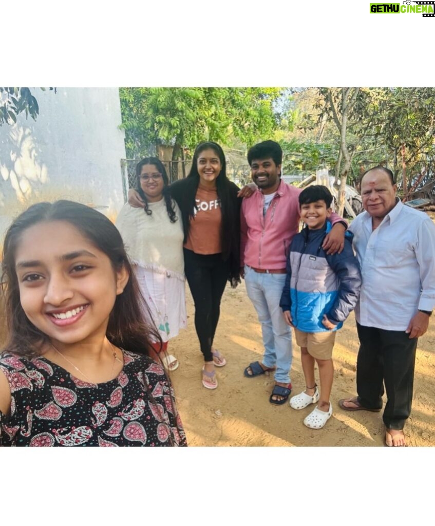 kruttika ravindra Instagram - Live•Love•Laugh•Pray• • • #kruttikaravindra #actress #india #karnataka #kannada #photooftheday #picoftheday #instagram #instagood #friends #love #lifestyle #viral #trending #serial #zeekannada #kannadamusically #kannadathi