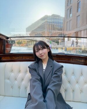 mako Instagram - ほぼ家にいて何も載せる写真がないので、、、
10月末に行った旅行の写真︎✈️
まずヴェネツィア️⛲️
生歌と演奏を聴きながら乗るゴンドラは本当にロマンチックでした🛶
どこ見ても街並みが綺麗でご飯も美味しい素敵な街。
そして2日目の夜が凄い嵐だったんですけど、
そんな中乗ったゴンドラは一生忘れません(船酔い祭り)♡