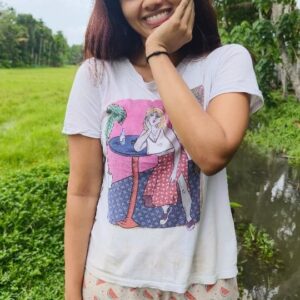 neerasethudas Instagram - This is not a no makeup version...this is athukkum mele... without kulikall and pallutheppu 😁and straight from sleep .. then I met a baby turtle...Ok bye😅

#newhome #newplace #babyturtle #smallsurprises #surprise #instapet #neerajasdas #neerasethudas #malayalamactress #southindianactress #artsandentertainment #naturalreels