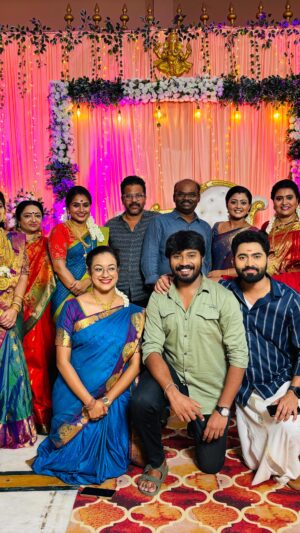 preetha reddy Instagram - Siragadikka Aasai Family #siragadikkaaasai #vijaytelevision #vikatan #annamalai #vijaya #muthu #manoj #ravi #meena #rohini #shurthi #family #function #celebrations #friends #salma #preetha #gomathipriya #anila #sundrajan #vetrivasanth #srideva #pranav #behappy #bekind #blessed